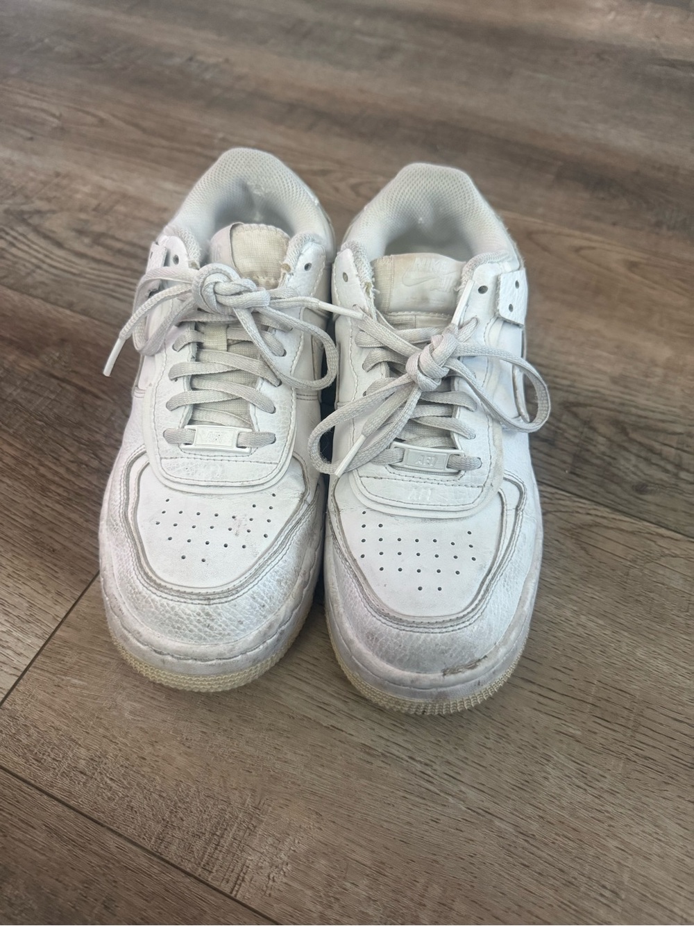 Nike White Women's Low-Top Lace-Up Sneakers